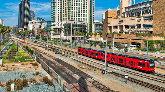 Mid-Coast-Corridor-Trolley_82706090
