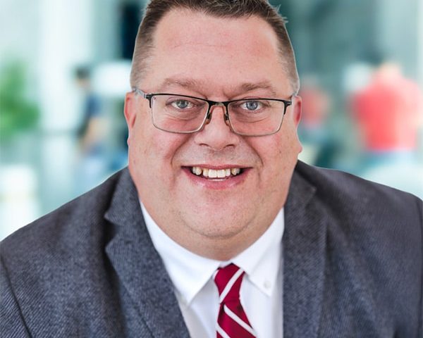 Steve Thompson headshot