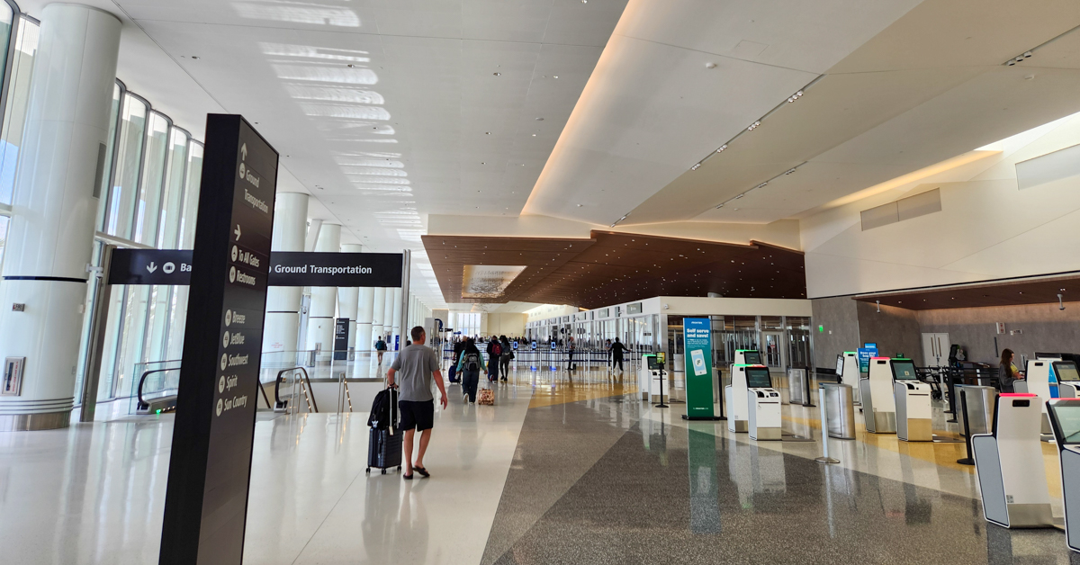 3-SAN-New-T1_130706 San Diego International Airport New Terminal 1 project interior with check in gates