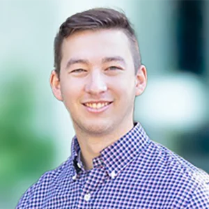Luis Resh headshot