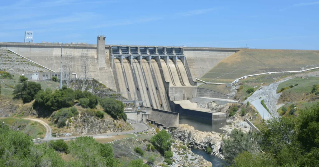 Folsom-Dam_1005-resize1